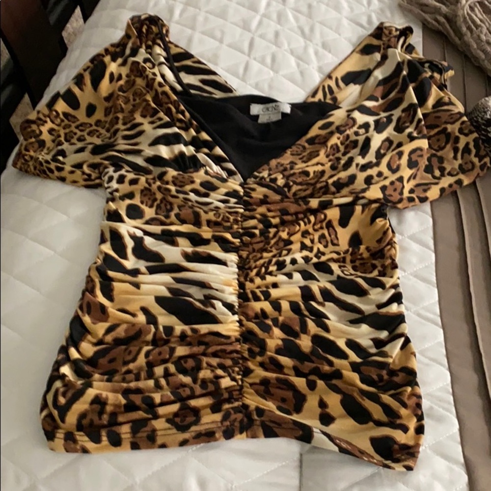Cache animal print top size small